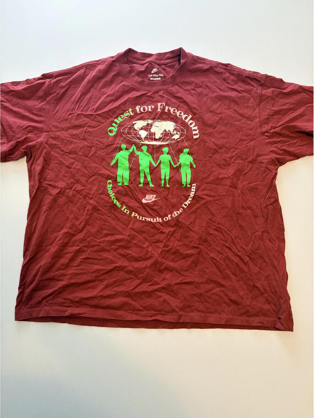 Nike Men's Quest For Freedom Graphic T-Shirt (Size 2XL)